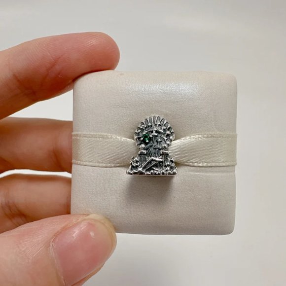 Pandora Game of Thrones The Iron Throne Charm - Picture 1 of 5